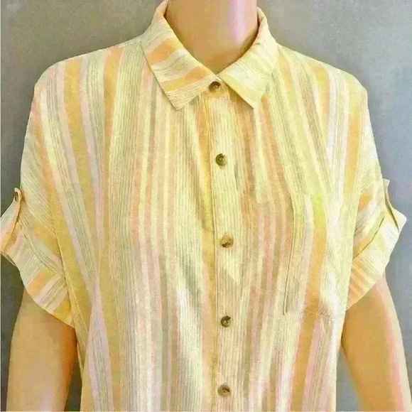 GILLI Oversized Pastel Yellow  Stripes Short Sleeves Button Down Shirt Blouse. - Picture 2 of 9